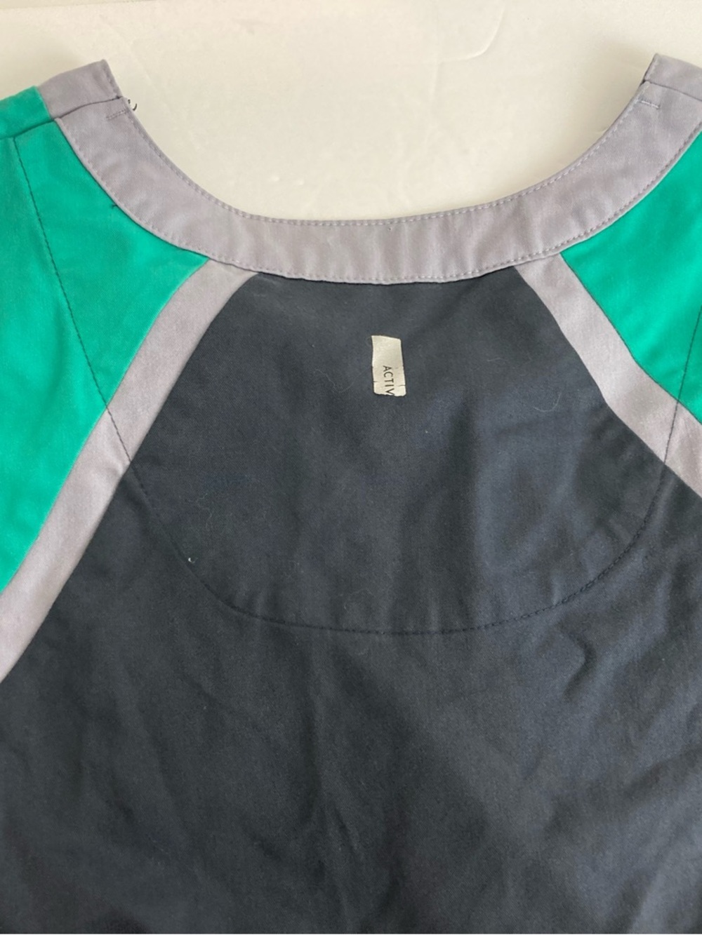 Greys Anatomy Active Scrub Top M Teal Gray Nurse woman’s medical - Picture 7 of 12